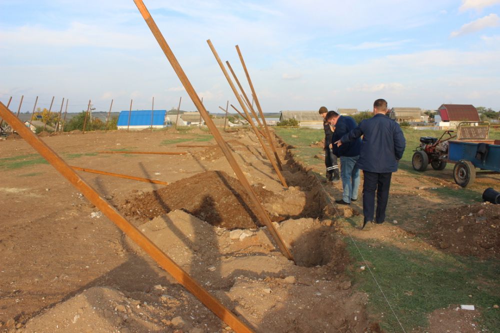 Погода в геройском. Село Геройское Сакский район. Мемориал в ГЕРОЙСКОМ Сакского района. Село Крымское Сакский район. Геройское Сакский район 2022г.