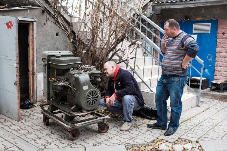 Воет дизель. Генераторная сталь.