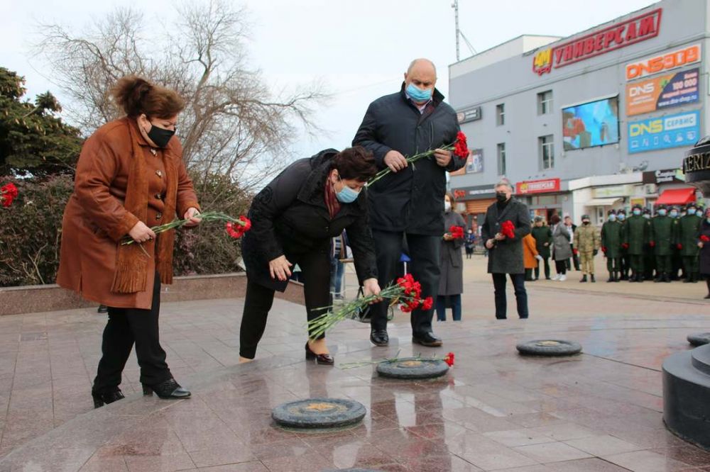 События в ровном. Фото день памяти жертв блокады Ленинграда. Город герой Ленинград фото блокада.