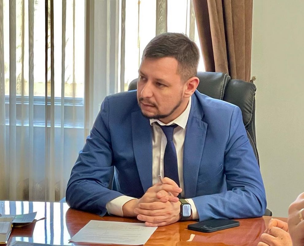 дмитрий скобликов бахчисарай. дмитрий скобликов бахчисарай. мэр украины обезьяна. скобликов дмитрий сергеевич бахчисарай. верховод мэр бахчисарая.