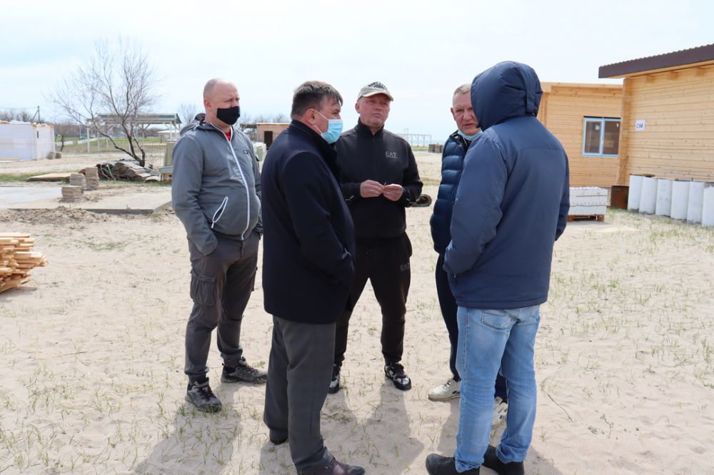 Прибрежное сельское поселение. Село Охотниково Сакский район. Сакский район село Валентиново. Глава администрации сельского поселения село Чаадаевка происшествия. Бондарчук Михаил Иванович администрация президента.