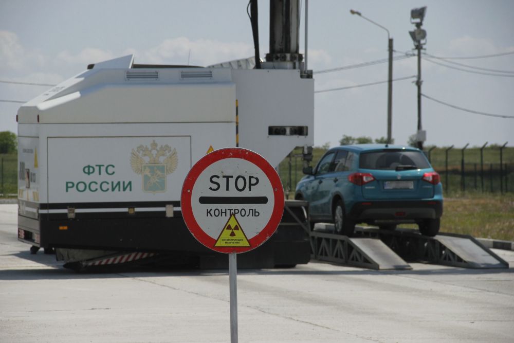 Сосед и лето: как охраняют границу Украины и Крыма