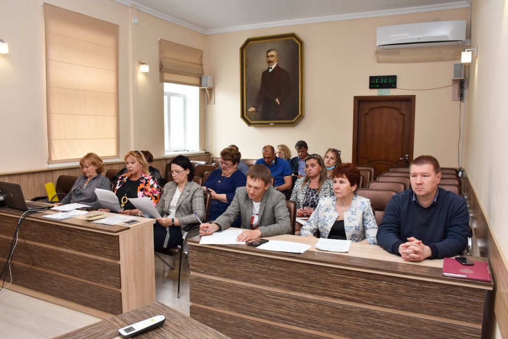 Департамент хозяйства евпатории. Дгх евпатория. Департамент городского хозяйства евпатория. Мбу порядок евпатория директор. Департамент хозяйства евпатории.