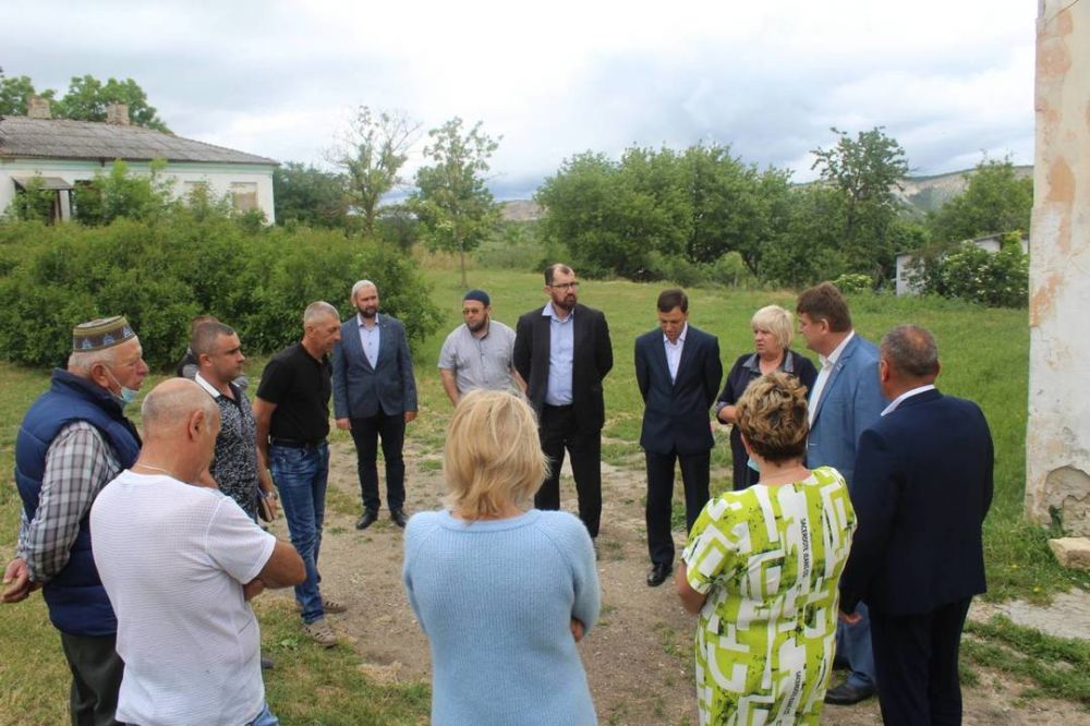 Погода село курское. Типпа Айдер АХТЕМОВИЧ Крым. Село Курское Белогорского района. Садик в селе Курское Белогорского района. Винзавод в селе Курское Белогорского района.