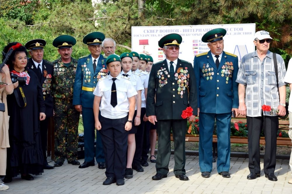 Пограничникам всех поколений