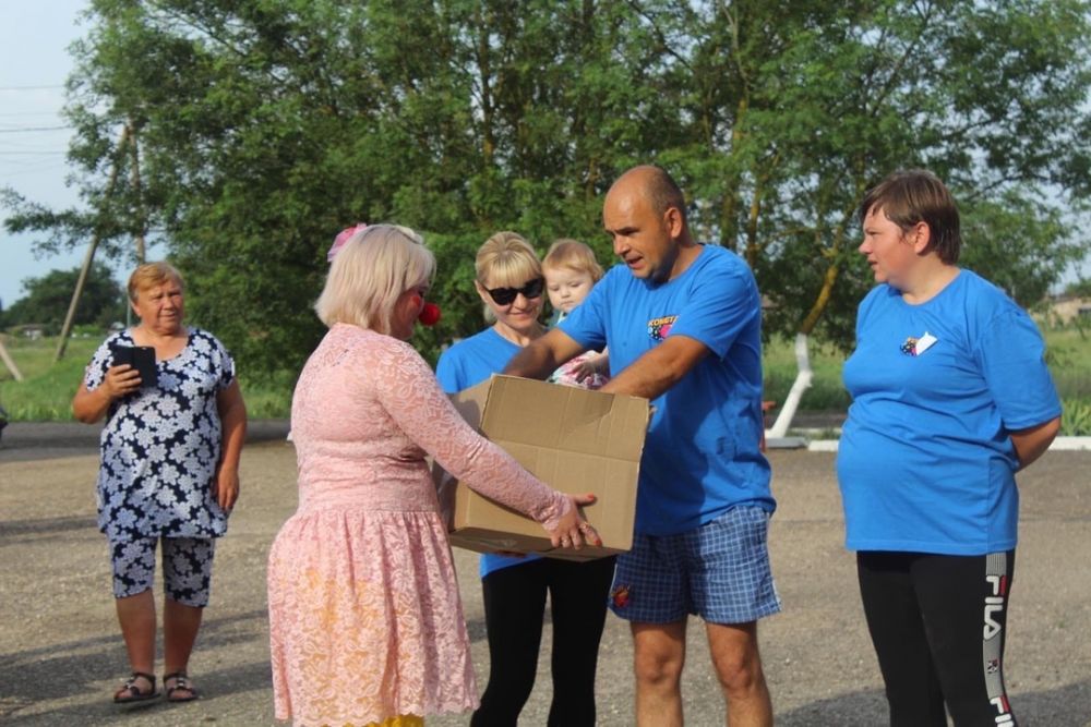 Погода в красноперекопском районе. Синоптик Красноперекопск. Школа с Магазинка Красноперекопского района 2021 г. Певцы Красноперекопск 2008. Красноперекопский район фото.