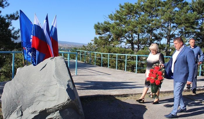 Историческая память крыма. Памятник день памятивоинов в Крымкой войне в Крым белогорсий район.