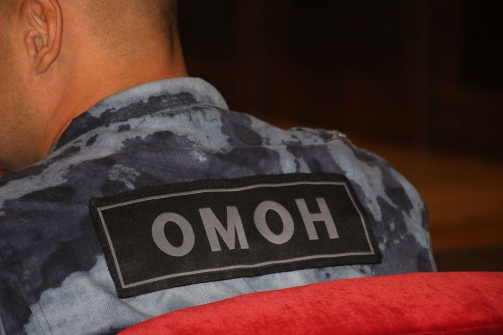 Сколько зарабатывает омон. Форма силовых структур. Омон керчь. Сколько получают сотрудники омона. Сотрудники омона керчь.
