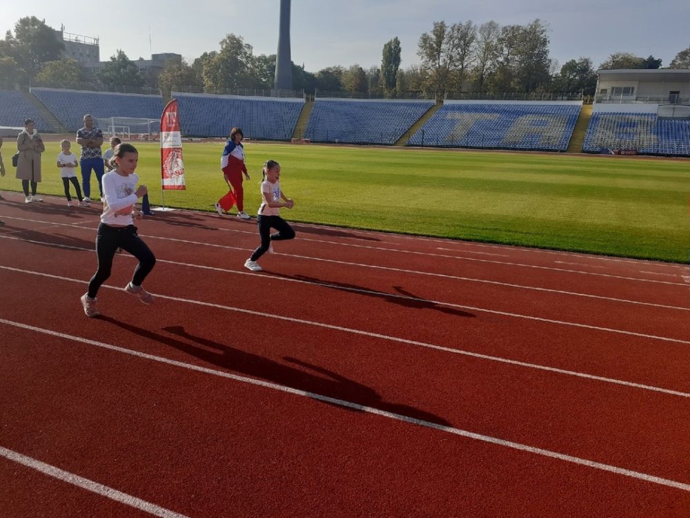 Спортивное начало года. Спортивный руководитель фото.