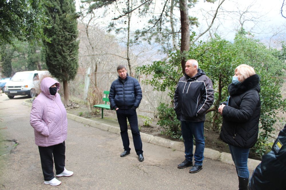 Новости алушты. Аксенов в Алуште. Алушта школа Партенитская. Школа в Запрудном Крым. Новости Крыма.