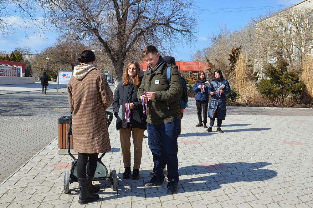 События в черноморском крым. Марафон своих не бросаем. Акция своих не бросаем фото.