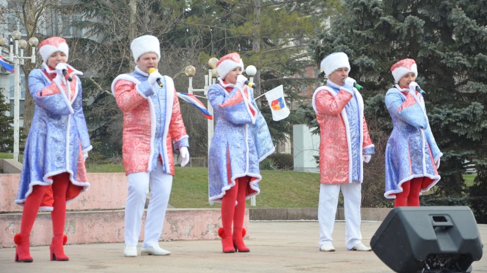 18 марта на площади им. В.И Ленина г. Бахчисарая, состоялось торжественное мероприятие, посвященное воссоединению Крыма с Россией.