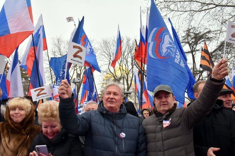 Крымской весны симферополь. Митинг в Симферополе 18 марта 2022. Митинг концерт Симферополь. Концерт Крымская Весна 2022. Празднование 18 марта в Симферополе 2022