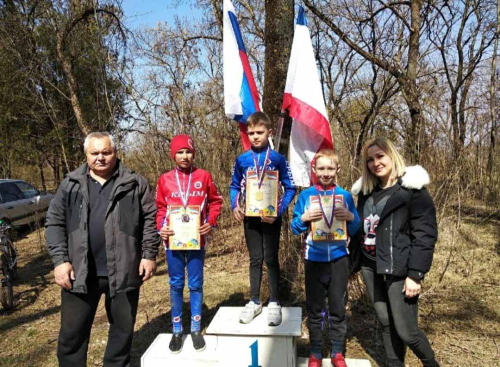 Погода в гвардейском симферопольского. Симферопольский район Крым. Крым 2010. Бельгийские спортсмены на велогонках. Крым 2009.