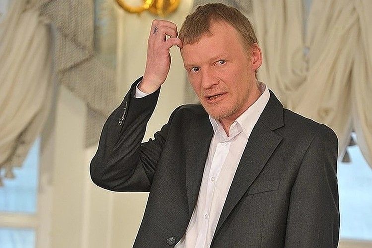 Серебряков бесплатно пил чай, а на Меньшикова все оглядывались: как в Гурзуфе снимали сериал «Ваша честь»