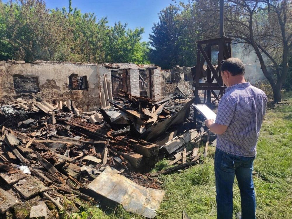 Прямое попадание через крышу: результаты обстрела села в Курской области