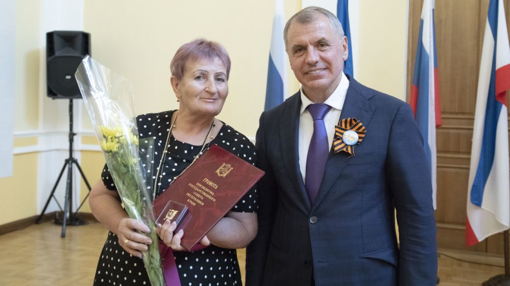 Крымские медики награждены государственными наградами и парламентскими премиями