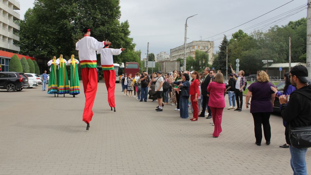 Фестиваль-марафон «Песни России» стартовал в столице Крыма