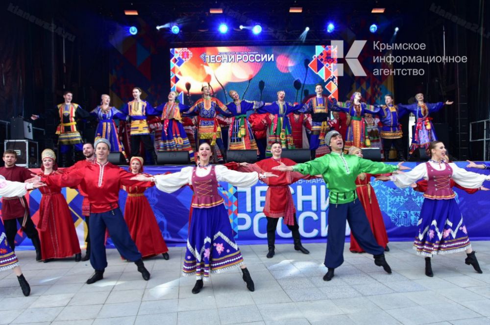 В Симферополе стартовал фестиваль-марафон «Песни России»