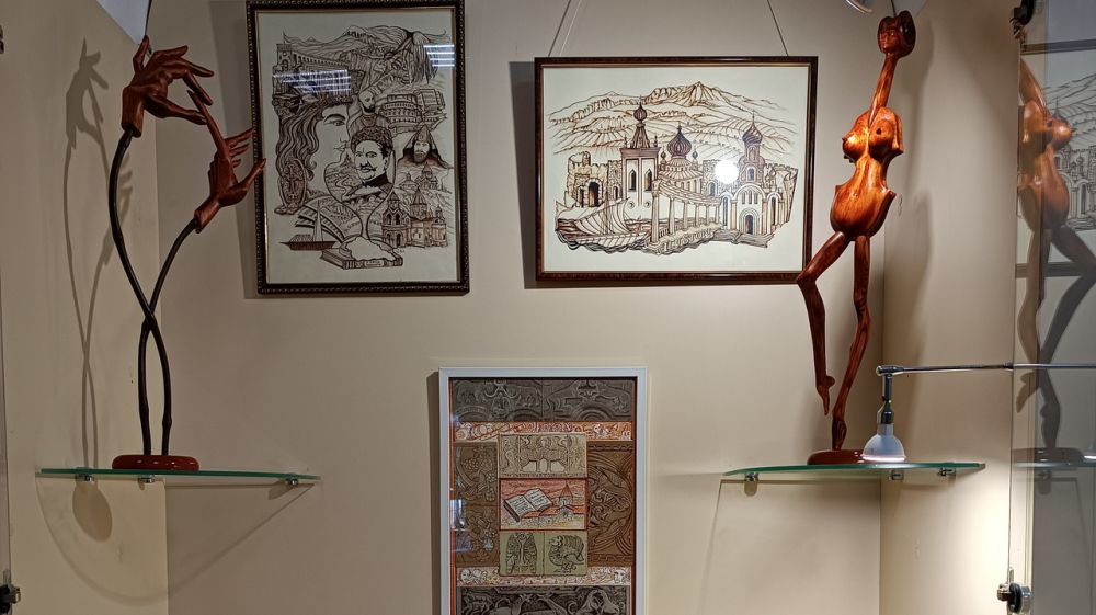 В Крымском этнографическом музее состоялось открытие выставки работ Союза армянских художников Крыма, посвященной 78-й годовщине депортации армян из Крыма