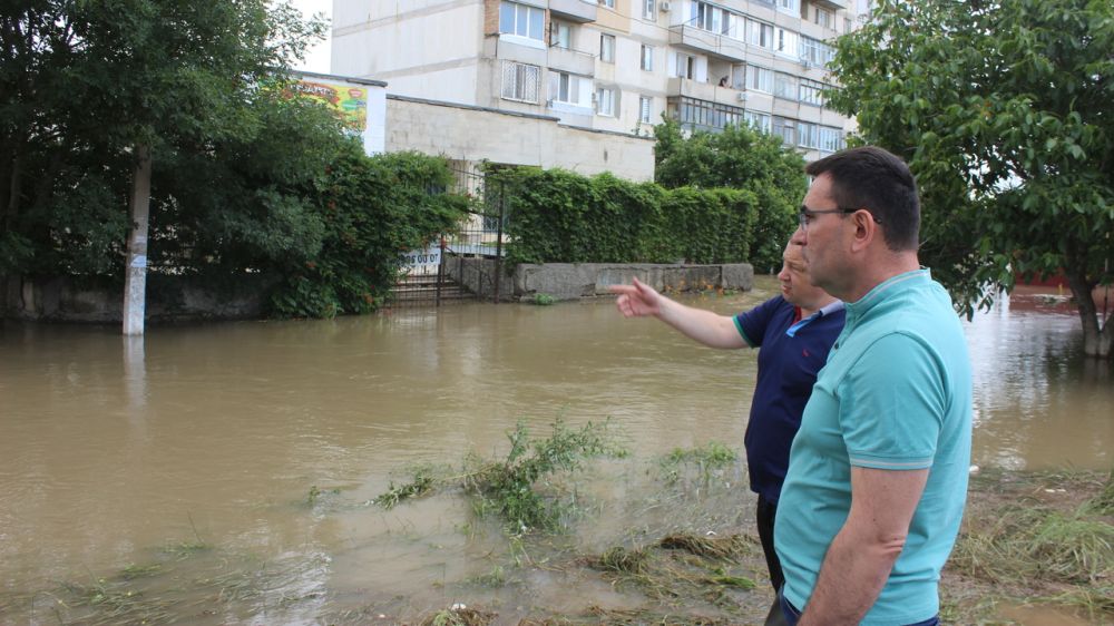 Сергей Садаклиев с рабочей поездкой посетил подтопленные населенные пункты в Симферопольском районе