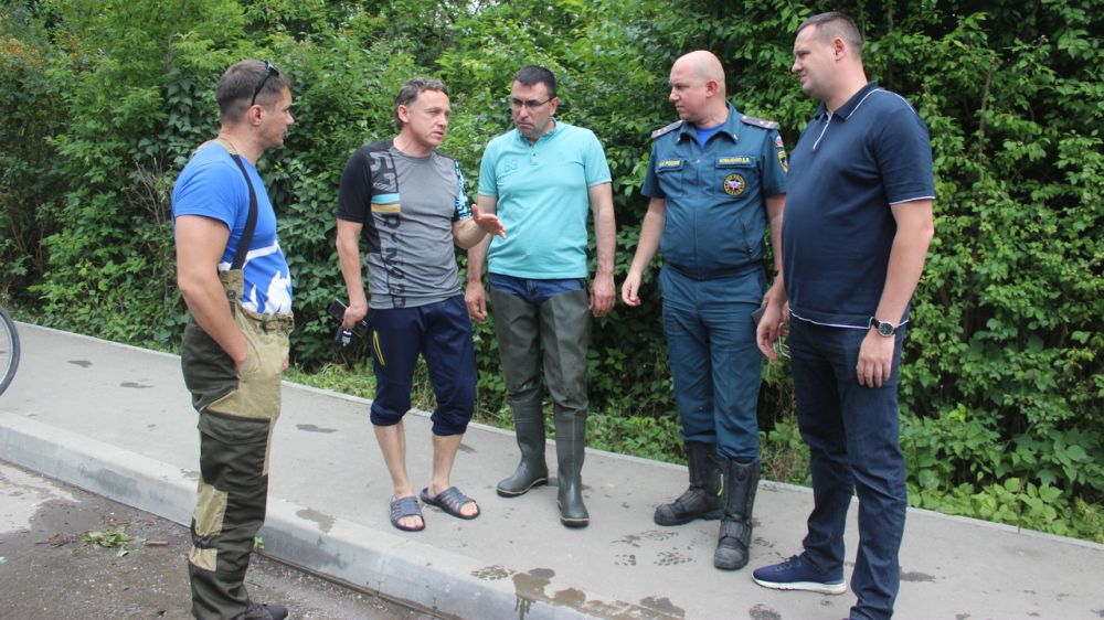 Сергей Садаклиев с рабочей поездкой посетил подтопленные населенные пункты в Симферопольском районе