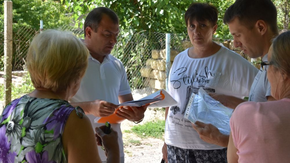 Глава Администрации города Бахчисарая Дмитрий Скобликов провел рабочую встречу с жителями по ул. Басенко