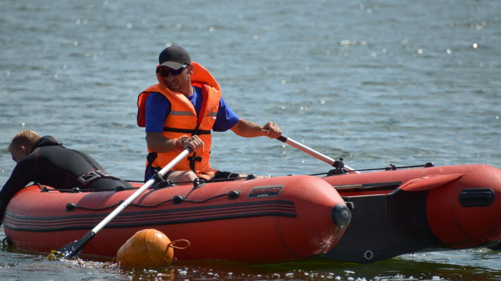 В рамках многоборья, спасатели ГКУ РК «КРЫМ-СПАС» приступили к прохождению дистанции «Поисково-спасательные работы на акватории»