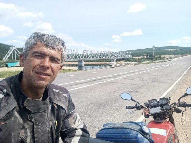 Поездка длиной в 52 дня: крымчанин на старом «Иже» добрался до Магадана