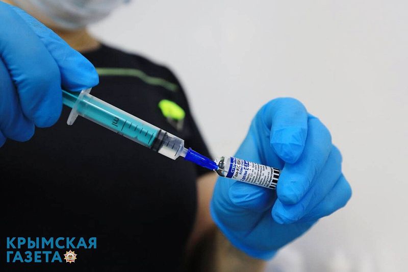 В Крыму проходит вакцинация - фото