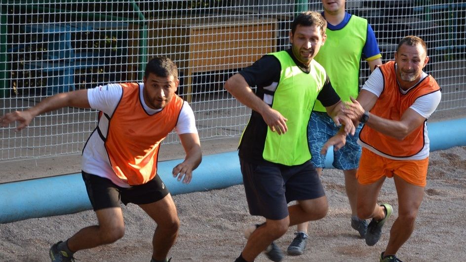 День города и День физкультурника в Гаспре отметили футбольным матчем на «Кубок Титана»