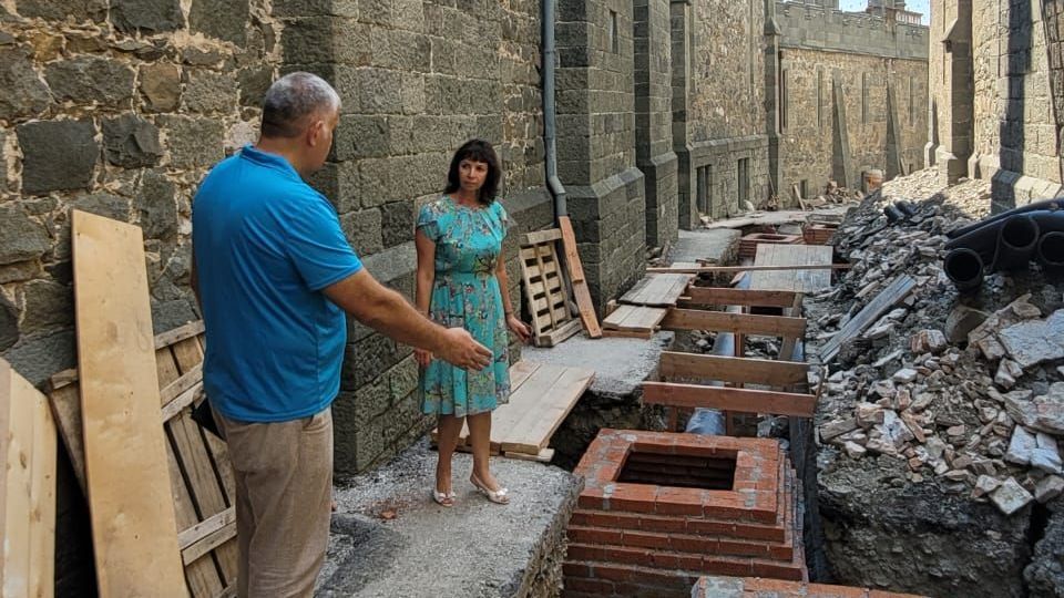 Татьяна Манежина проинспектировала ход выполнения ремонтно-реставрационных работ на объектах культнаследия
