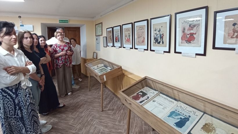 Представлены новые выставочные проекты из фондового собрания Бахчисарайского музея-заповедника