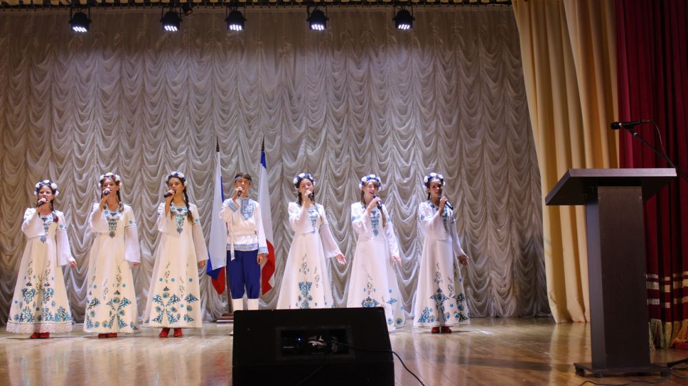 В Белогорском районе состоялось торжественное мероприятие ко Дню Государственного флага Российской Федерации