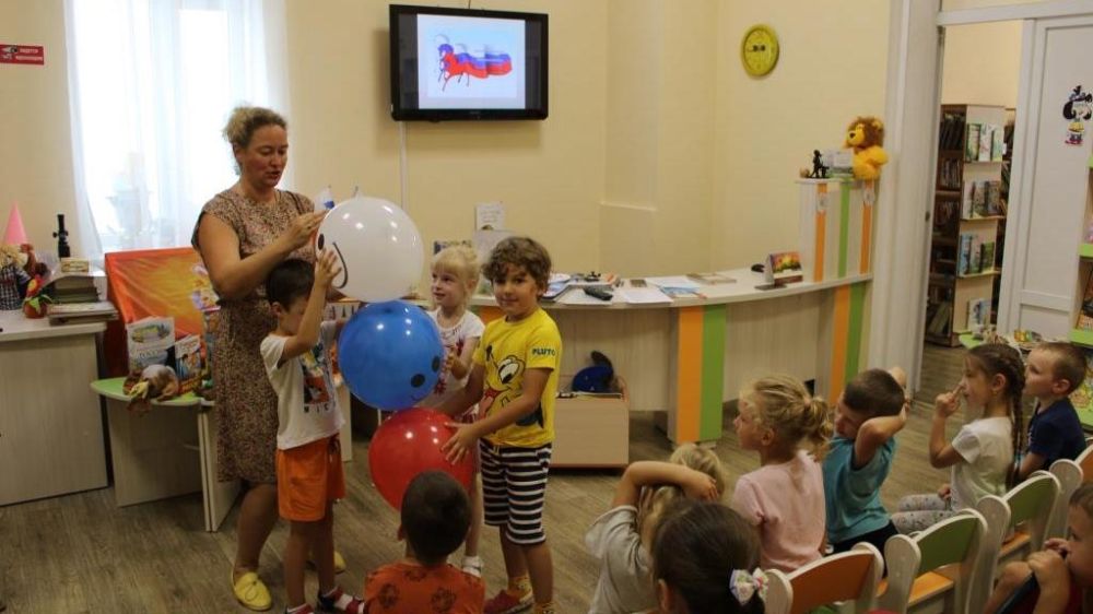 В День Государственного флага России в республиканских учреждениях культуры прошли тематические мероприятия