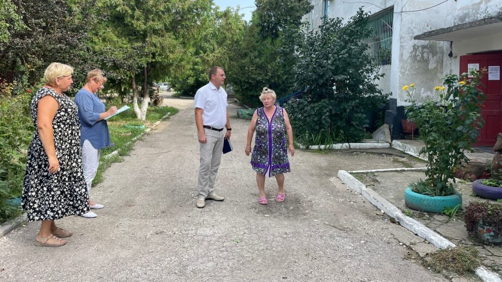 Погода митрофановка нижнегорский. Глава села Новолак. Старши́е района. Село Митрофановка происшествия. Глава краснокумки.