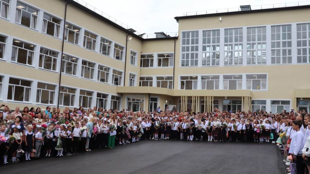 Гаспринская средняя школа № 1 открылась после ремонта