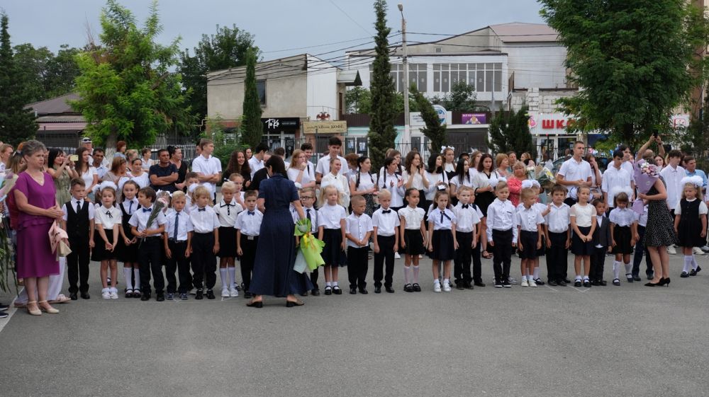 В школах городского округа Судак прозвенели школьные звонки