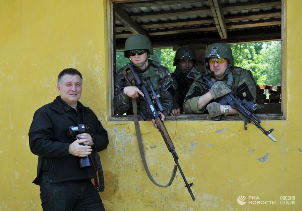 Украина между братками и клоунами. В чем угроза?
