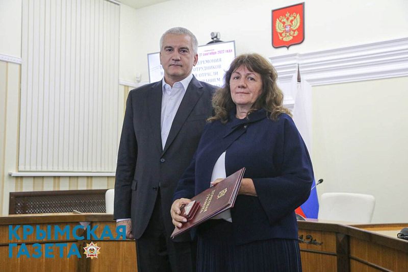 Глава Крыма вручил заслуженные награды работникам туристической отрасли