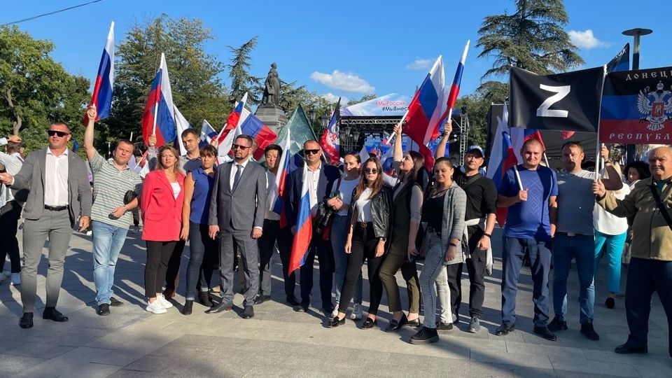 Крым новости последнего часа. Крым 2014. Митинги в Крыму 2014. Референдум в Крыму 2014. Республика Крым столица Крыма.