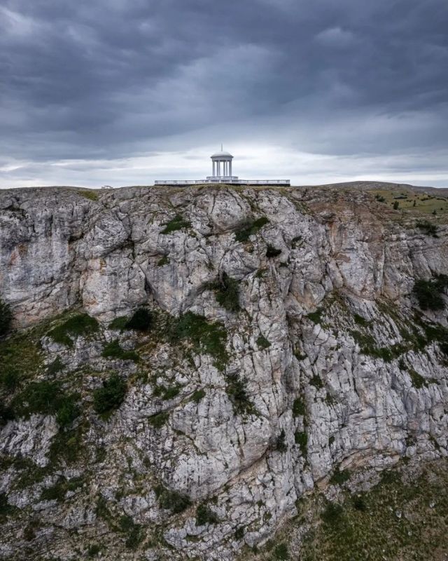 Какую ротонду построили в Крыму для Никиты Хрущева: парящая в воздухе Беседка ветров