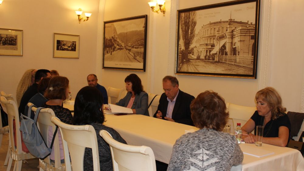 Под руководством министра культуры республики проведена выездная встреча с коллективом ялтинского отделения филармонии