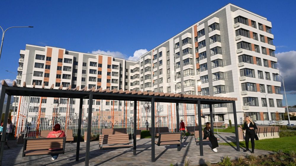 В Симферополе новоселы получили квартиры в рамках инвестпроекта – Дмитрий Шеряко