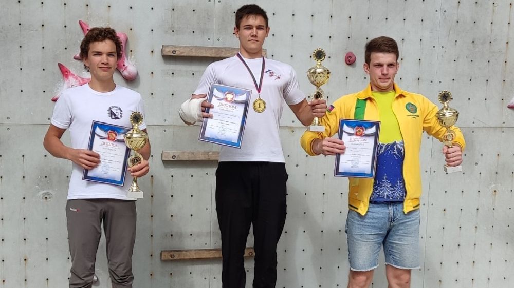 Команда Крыма победила в Чемпионате и Первенстве Южного Федерального округа по скалолазанию