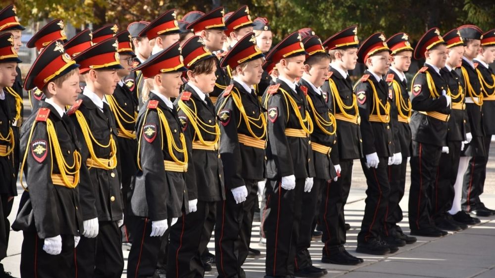 презентация кадетский класс. кадетский класс форма. почему кадетов называют кадетами. презентация кадетское образование. форма кадетов.