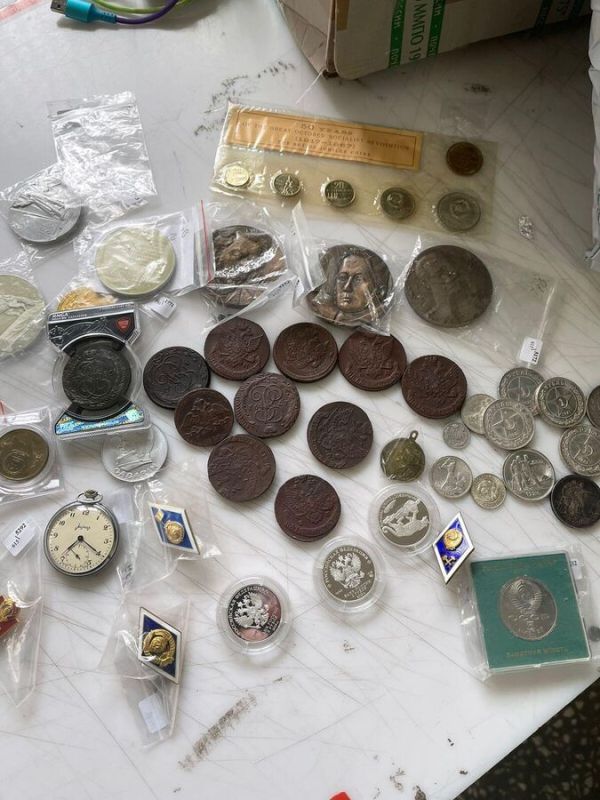 Царские монеты и купюры с Крымом пытались контрабандой вывезти в Китай