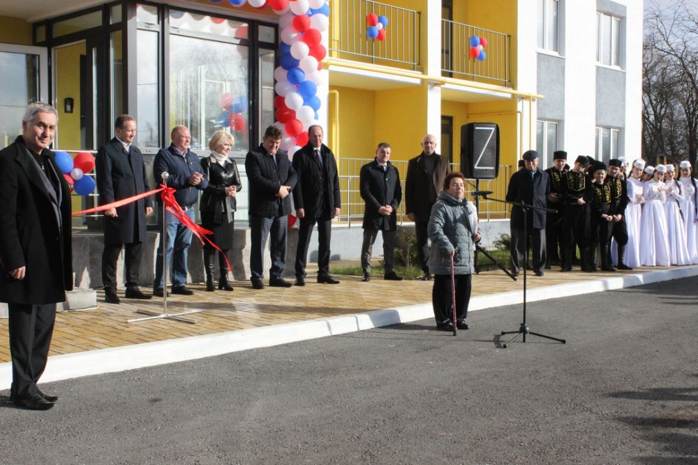 освобождение сакского района. орехово крым сакский район. вручение ключей от квартир в орехово крым. орехово сакский район. село орехово сакский район.