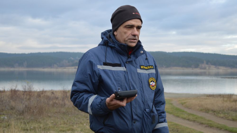 Сергей Садаклиев осмотрел беспилотные летательные аппараты, поступившие на вооружение аварийно-спасательной службы «КРЫМ-СПАС»