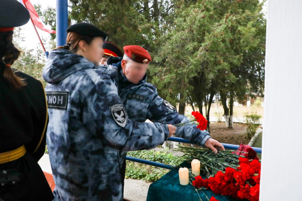 В Крыму открыли памятную доску сотруднику Росгвардии, погибшему в ходе СВО